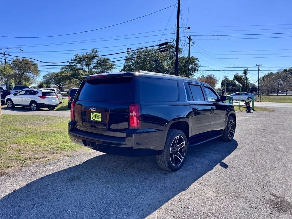 2019 Chevrolet Suburban 1500 LT photo 2
