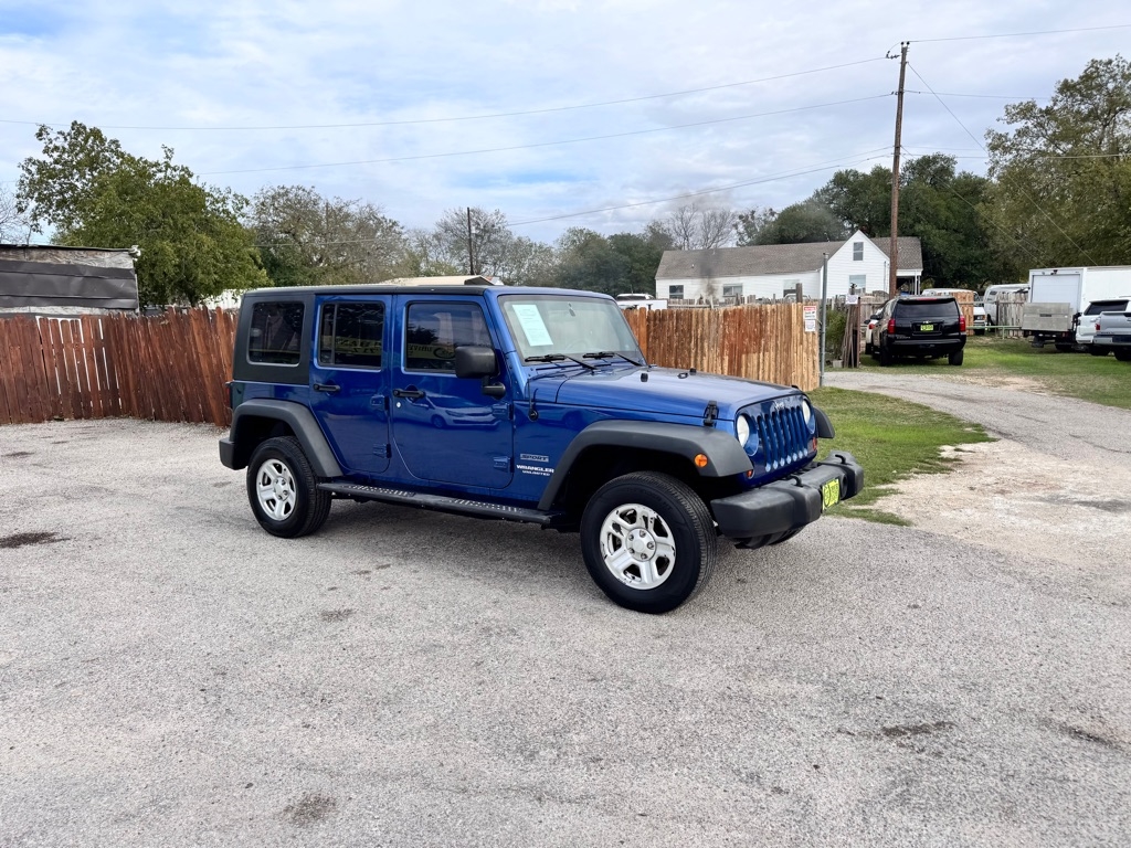 2010 Jeep Wrangler Unlimited X photo 2