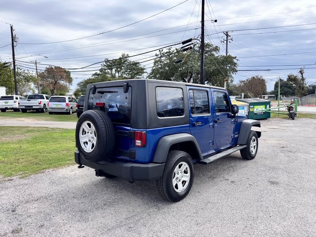 2010 Jeep Wrangler Unlimited X photo 4