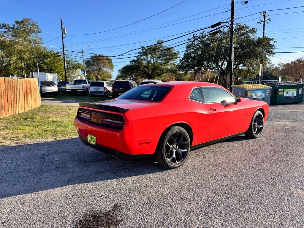 2020 Dodge Challenger SXT photo 4