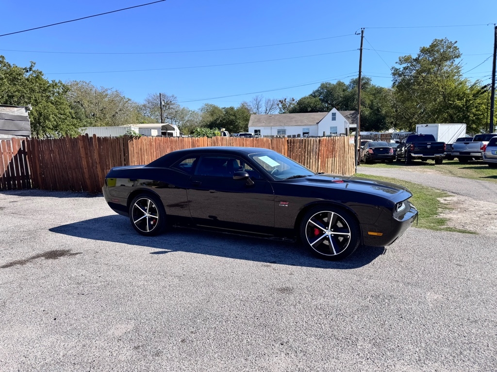 2012 Dodge Challenger SRT8 photo 2