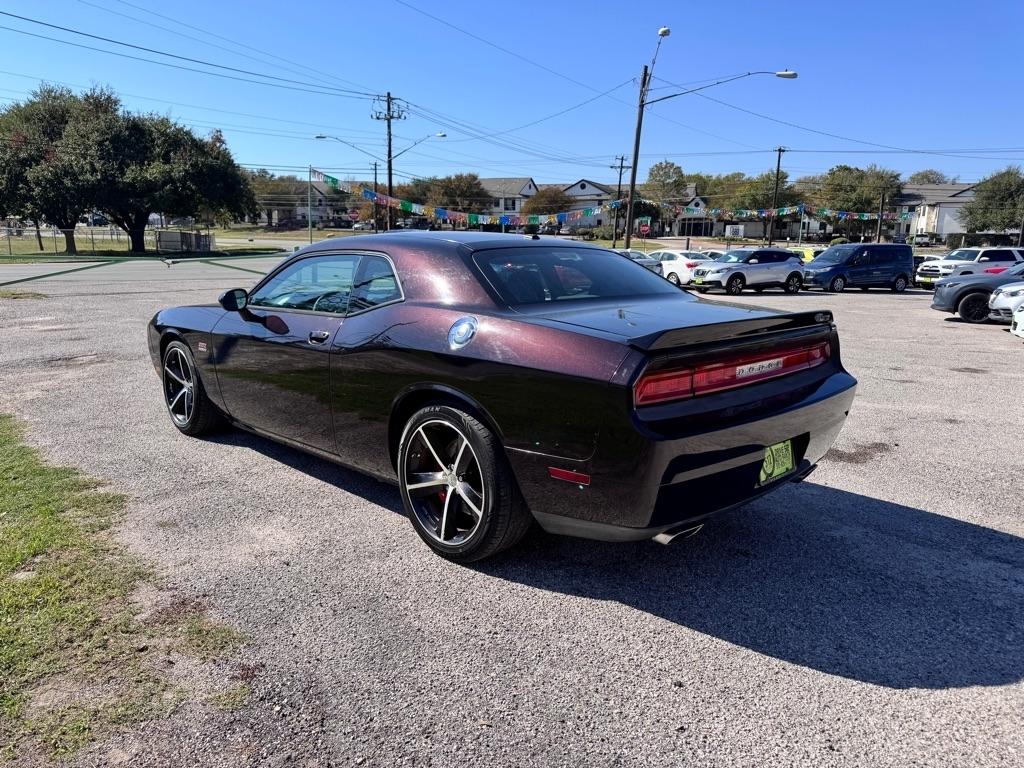 Dodge Challenger  2012