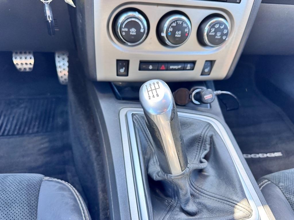 Dodge Challenger  2012