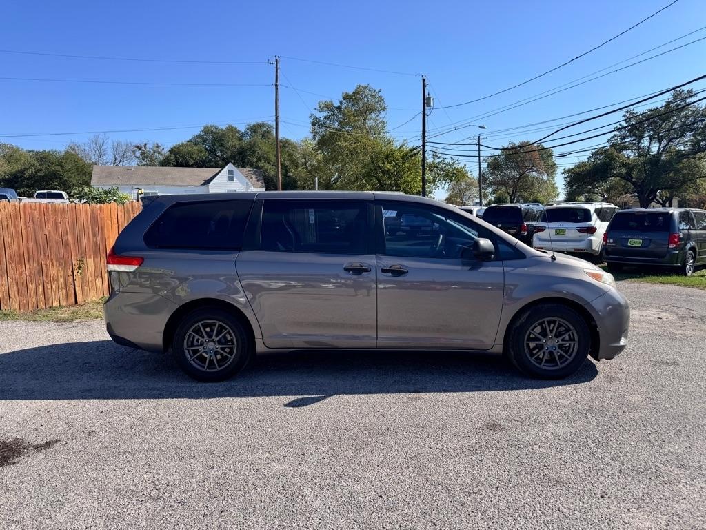Toyota Sienna  2014