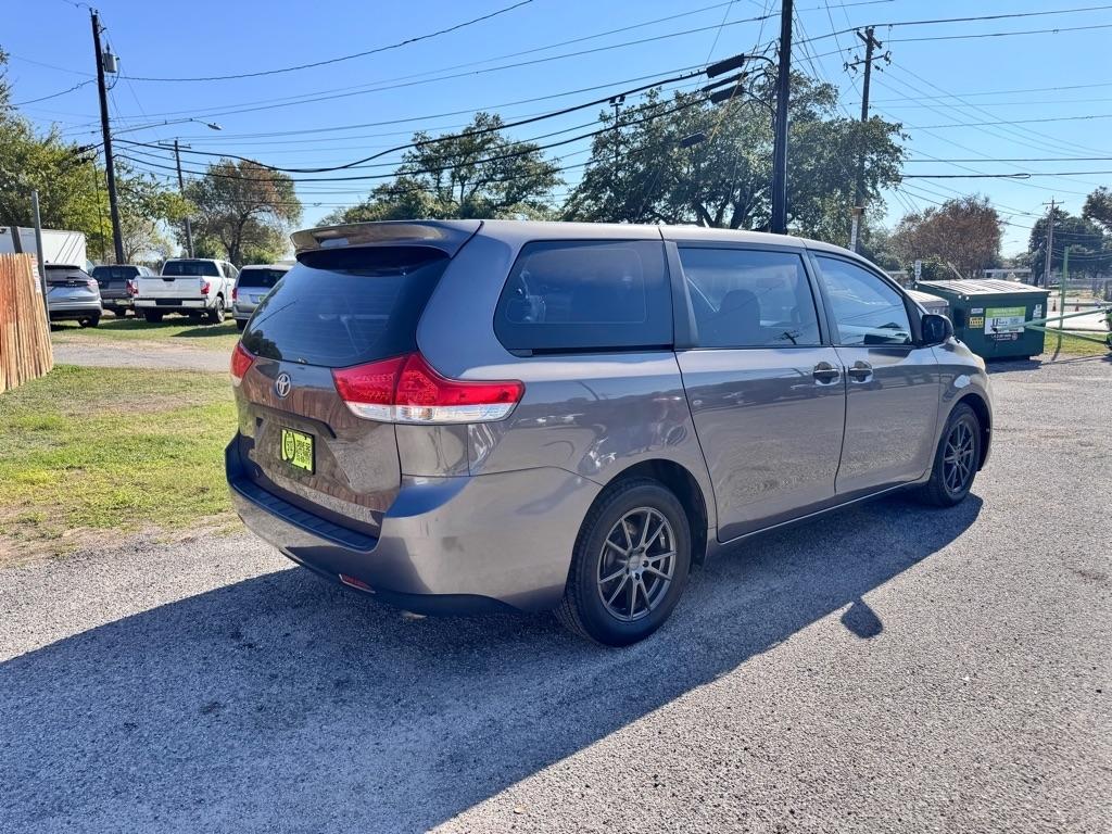 Toyota Sienna  2014