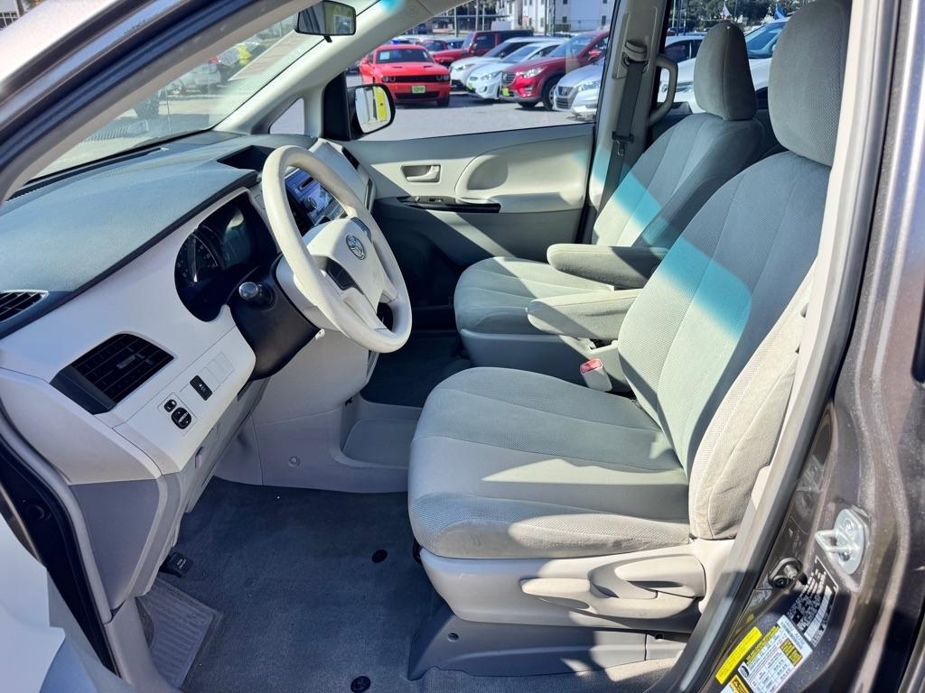 Toyota Sienna  2014