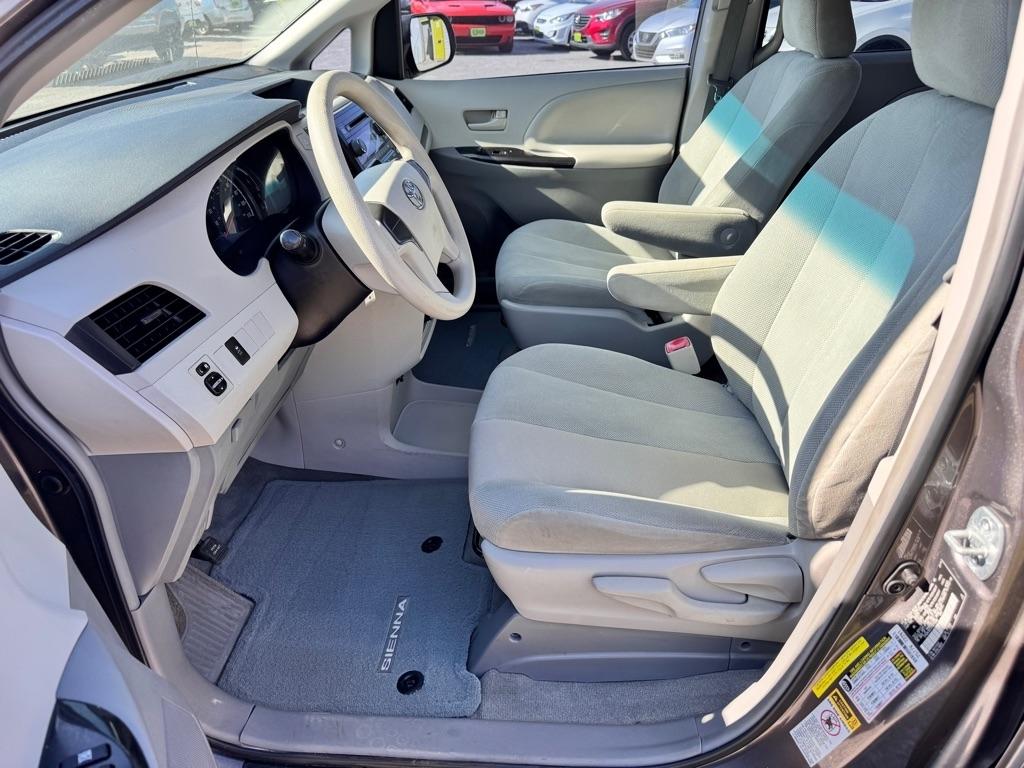 Toyota Sienna  2014
