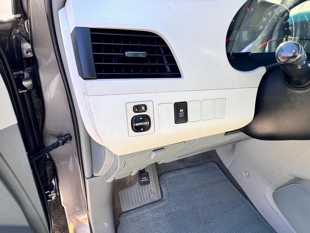 Toyota Sienna  2014