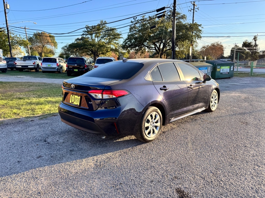 2023 Toyota Corolla LE photo 4