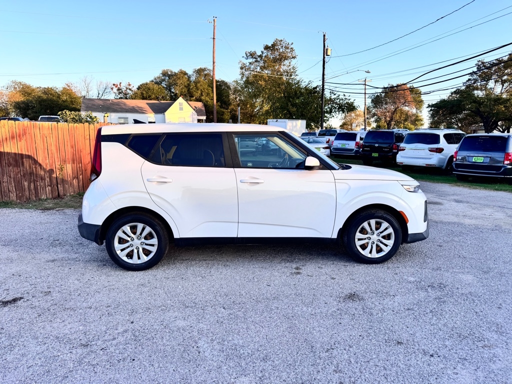 2020 Kia Soul LX S X-Line photo 3