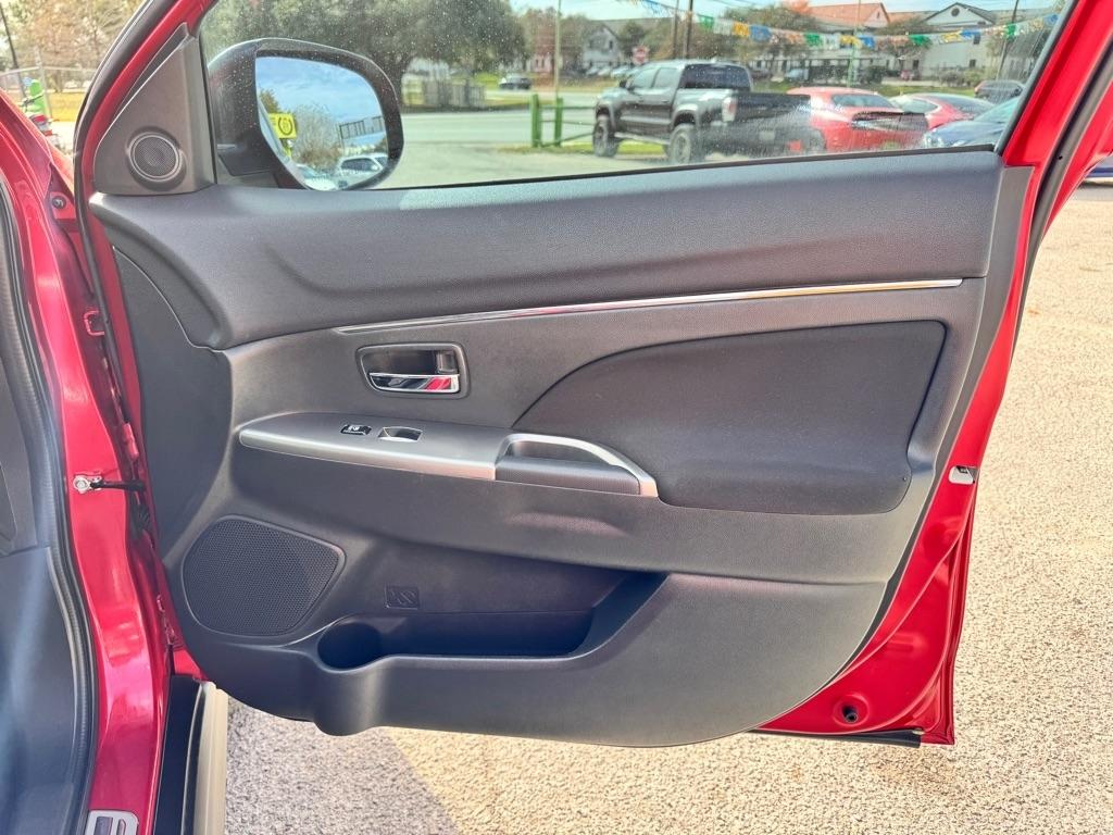 Mitsubishi Outlander Sport  2018
