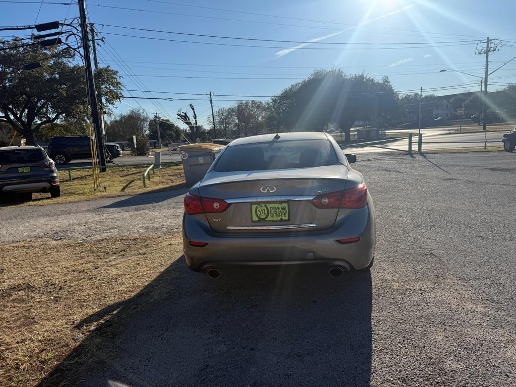 Infiniti Q50  2015