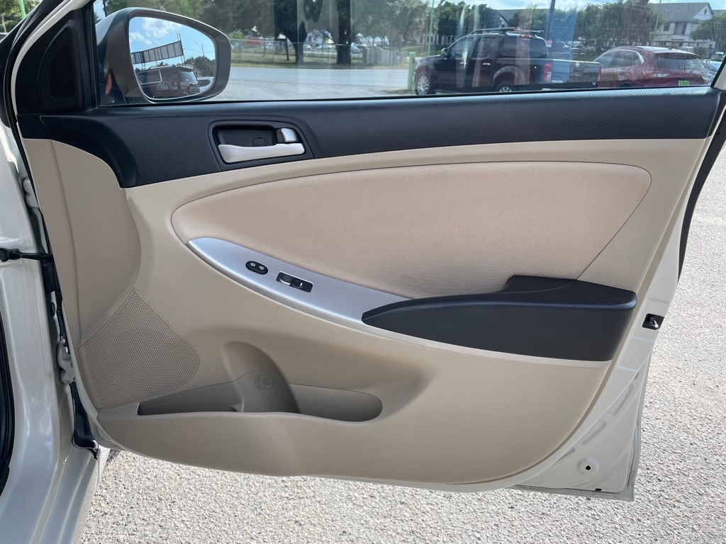 Hyundai Accent  2016