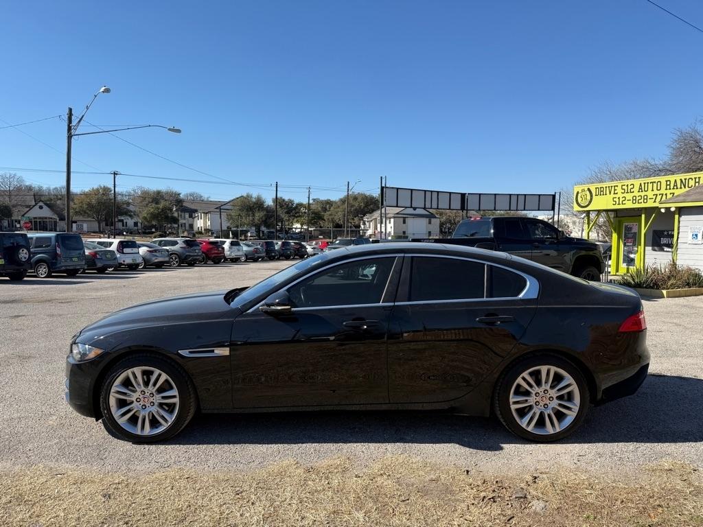 Jaguar XE  2019