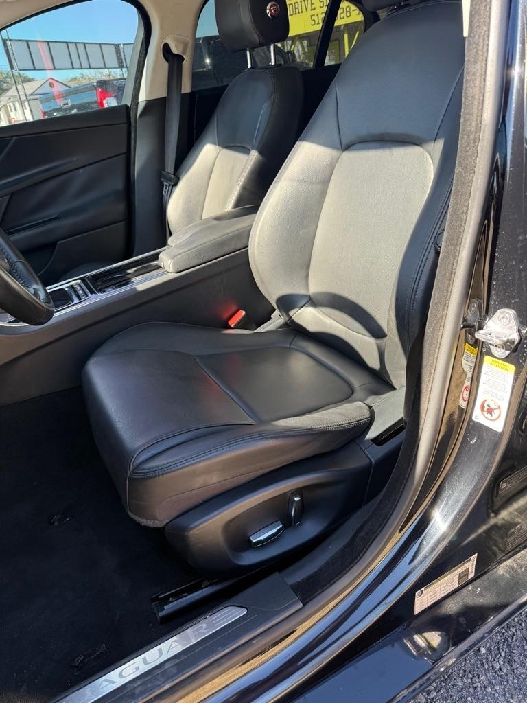 Jaguar XE  2019