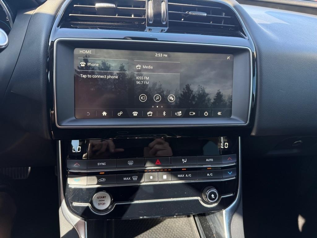 Jaguar XE  2019