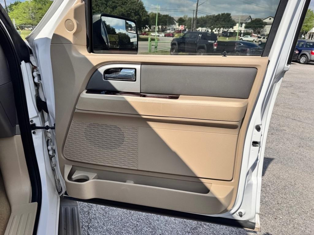 Ford Expedition  2014