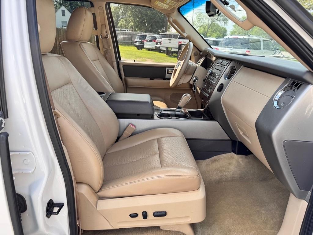Ford Expedition  2014