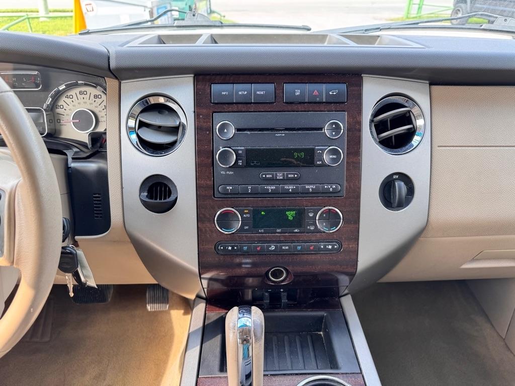 Ford Expedition  2014