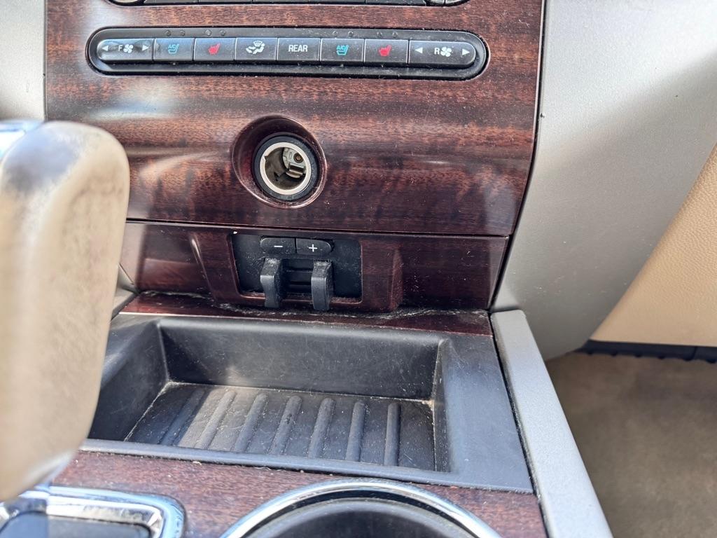 Ford Expedition  2014