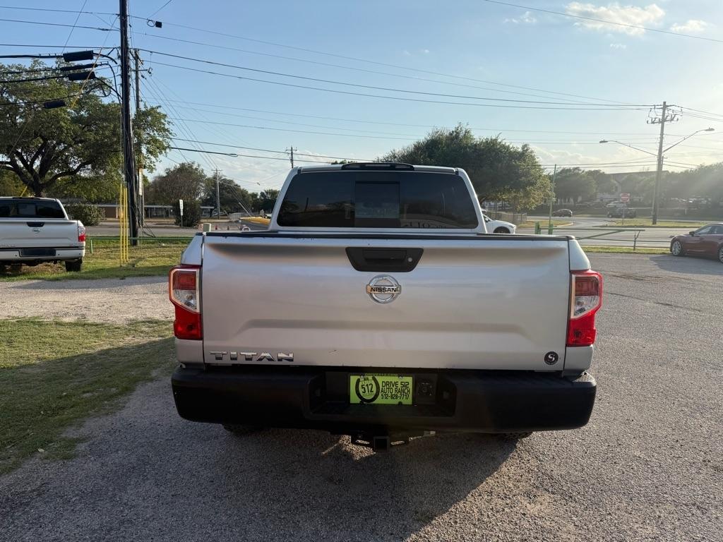 Nissan Titan  2017