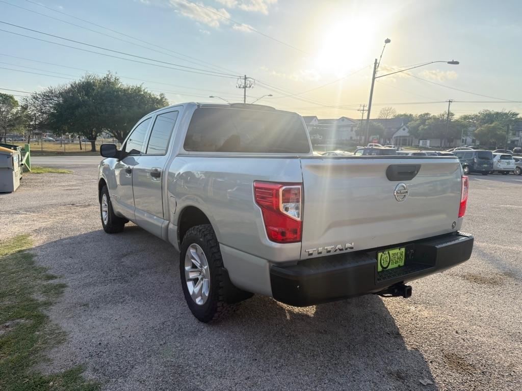Nissan Titan  2017