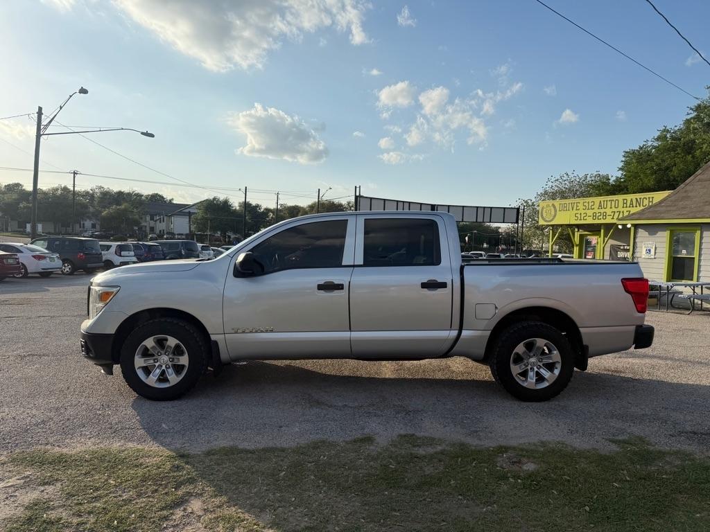Nissan Titan  2017