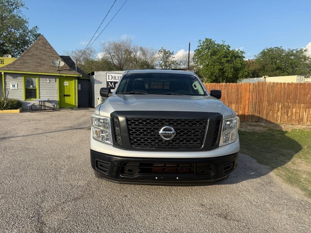 Nissan Titan  2017