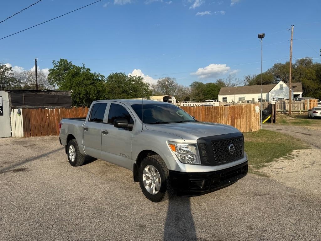 Nissan Titan  2017