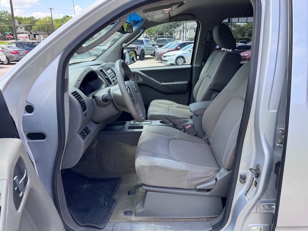 Nissan Frontier  2011