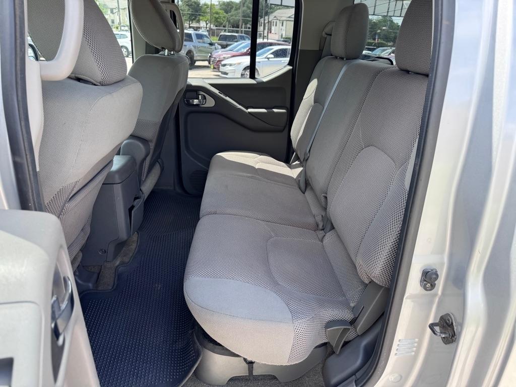 Nissan Frontier  2011