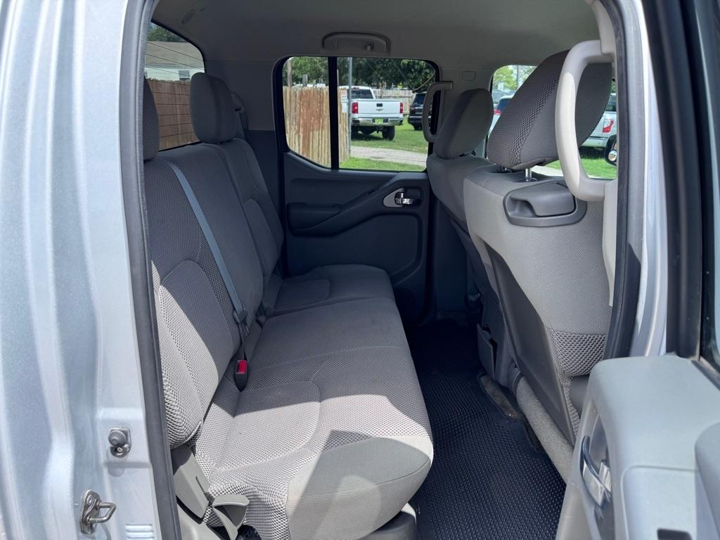 Nissan Frontier  2011