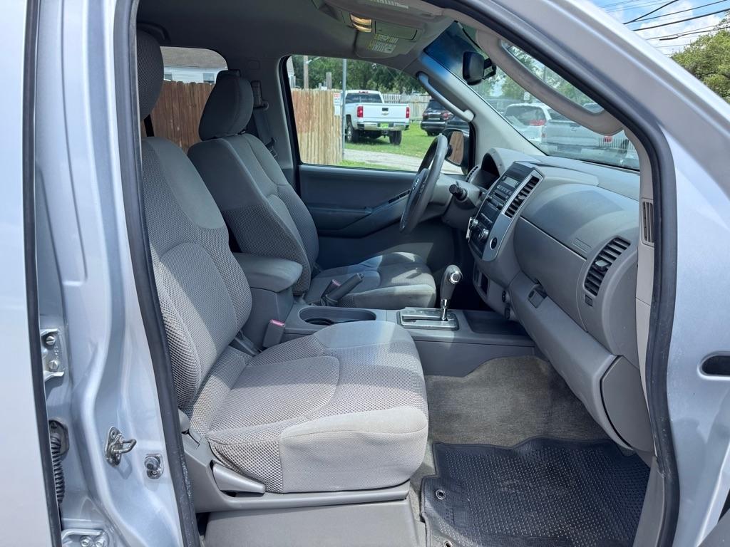 Nissan Frontier  2011
