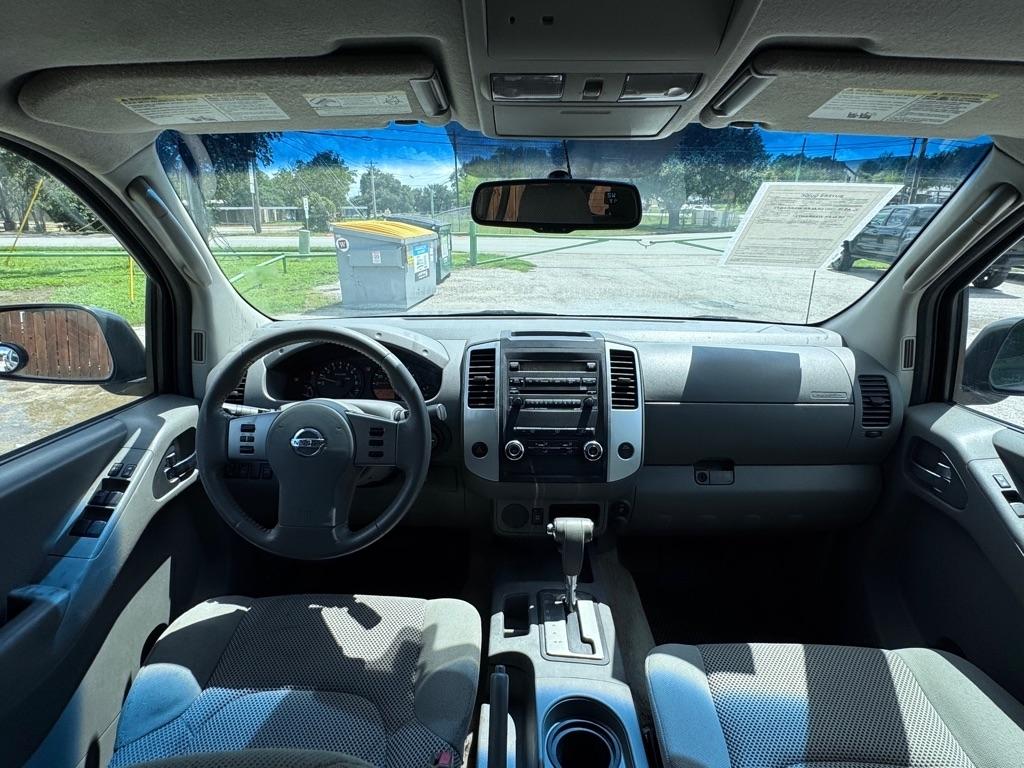 Nissan Frontier  2011