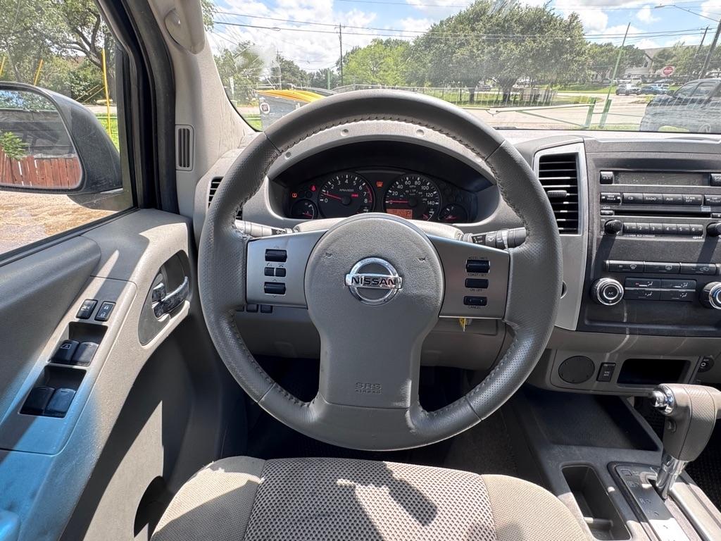 Nissan Frontier  2011