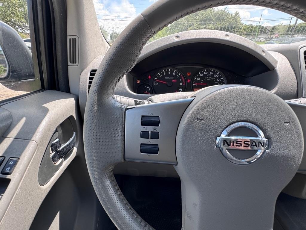 Nissan Frontier  2011