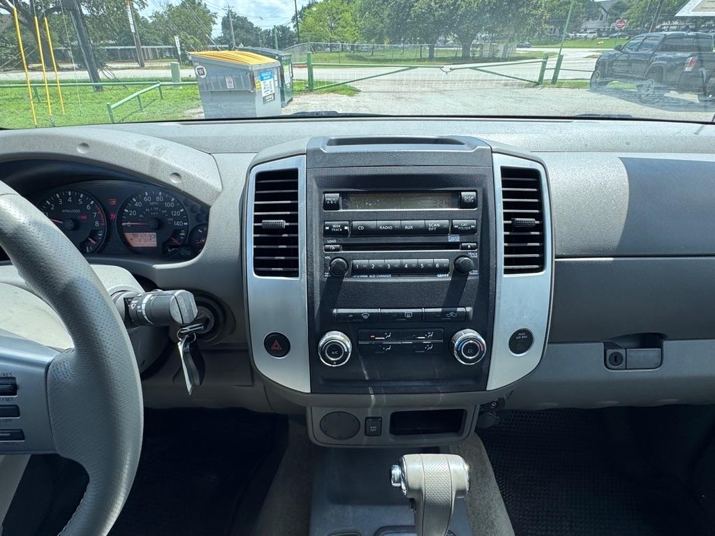 Nissan Frontier  2011