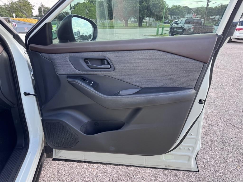 Nissan Rogue  2022