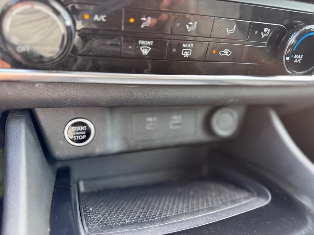 Nissan Rogue  2022