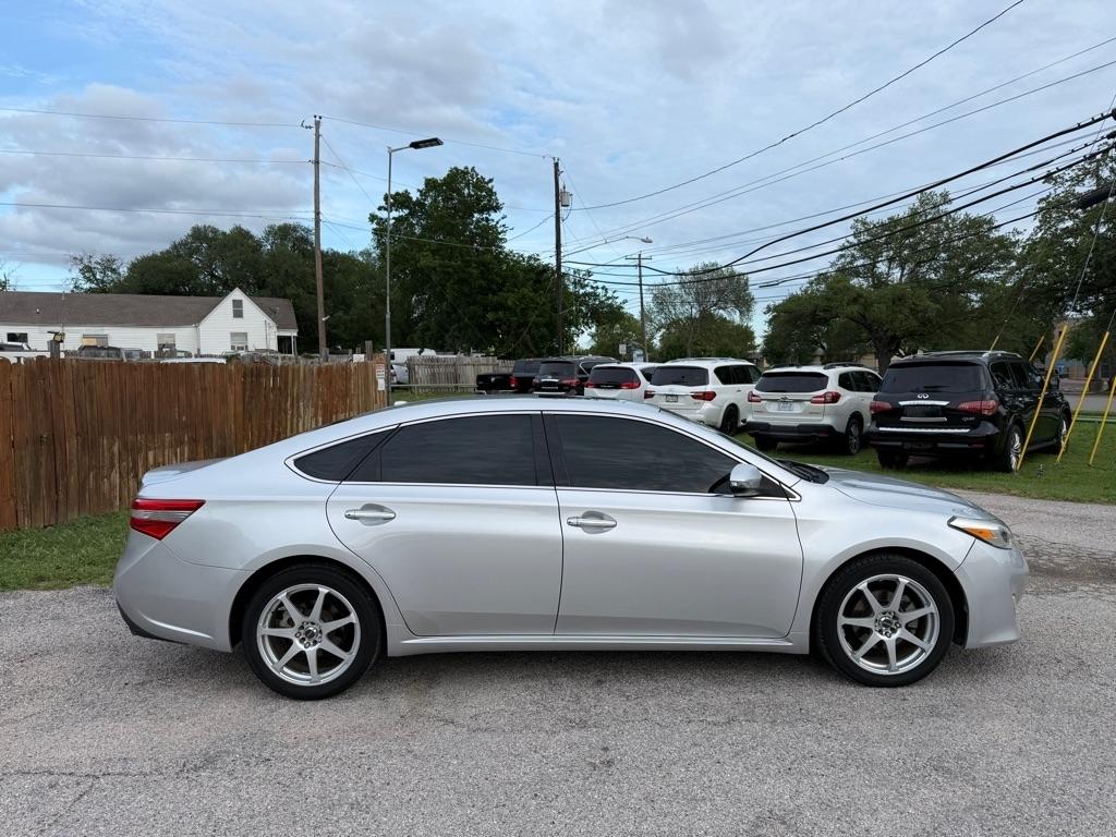 Toyota Avalon  2013