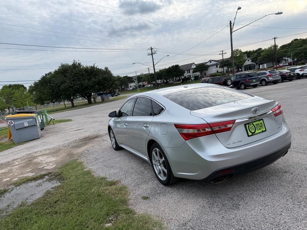 Toyota Avalon  2013