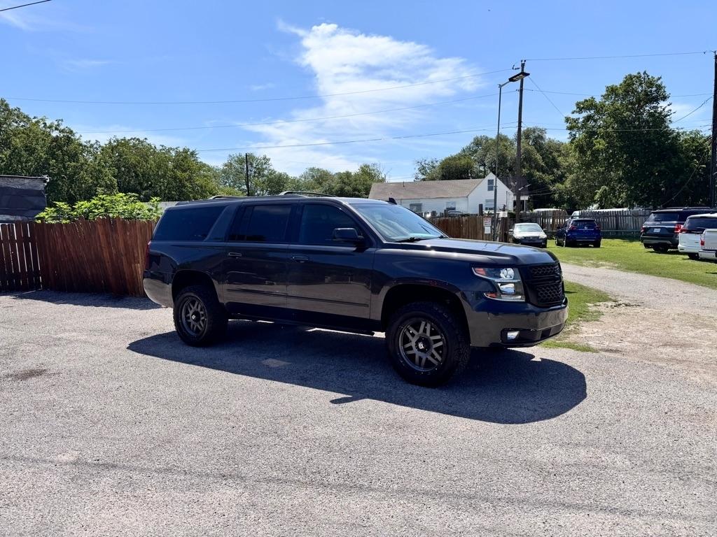 Chevrolet Suburban  2017