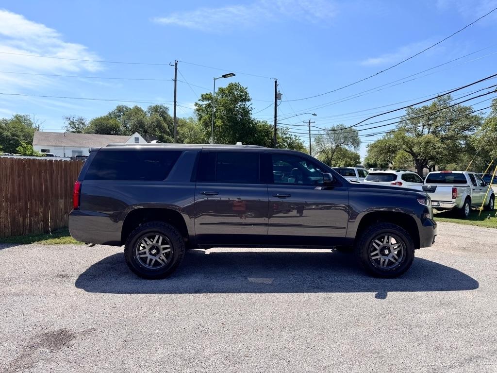Chevrolet Suburban  2017
