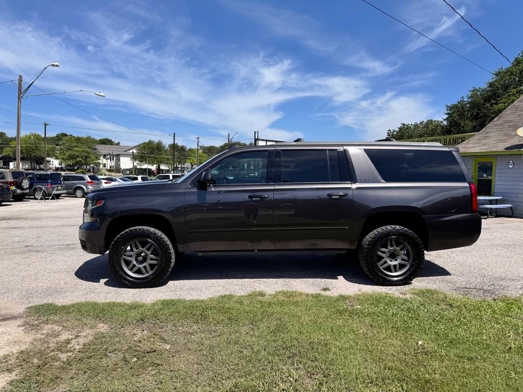 Chevrolet Suburban  2017