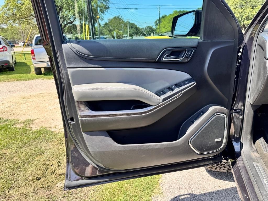 Chevrolet Suburban  2017