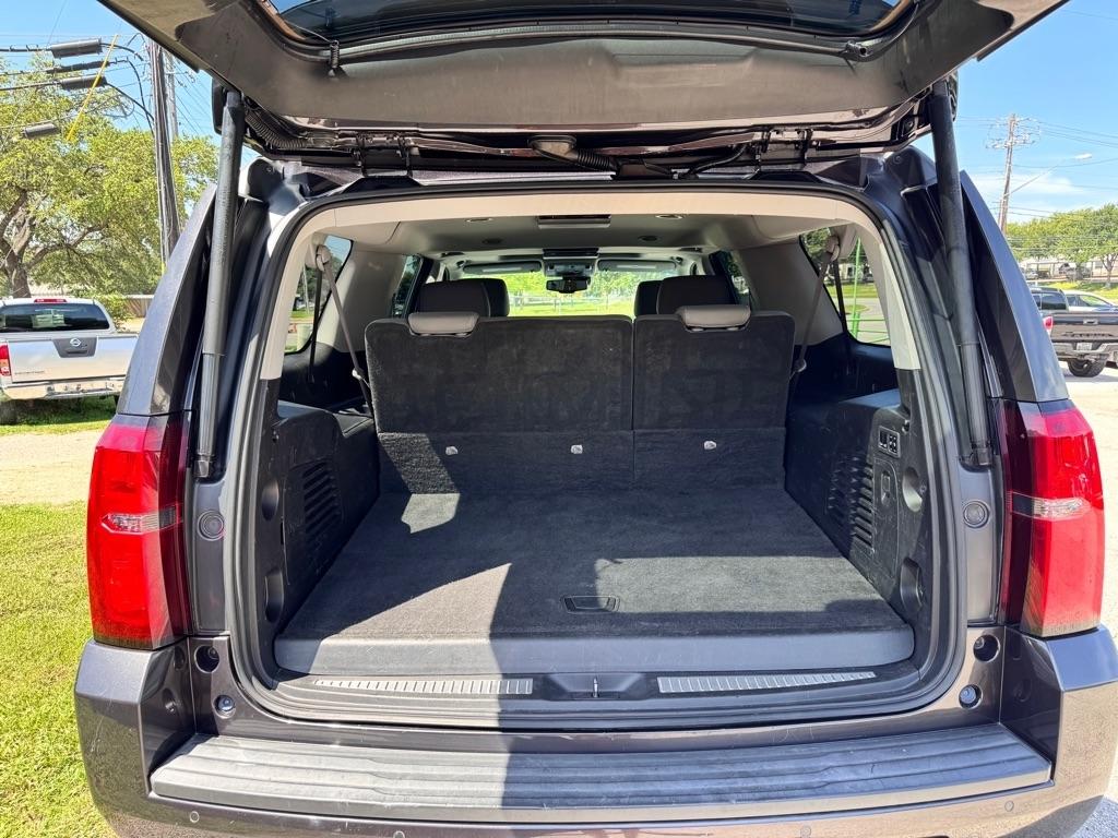 Chevrolet Suburban  2017