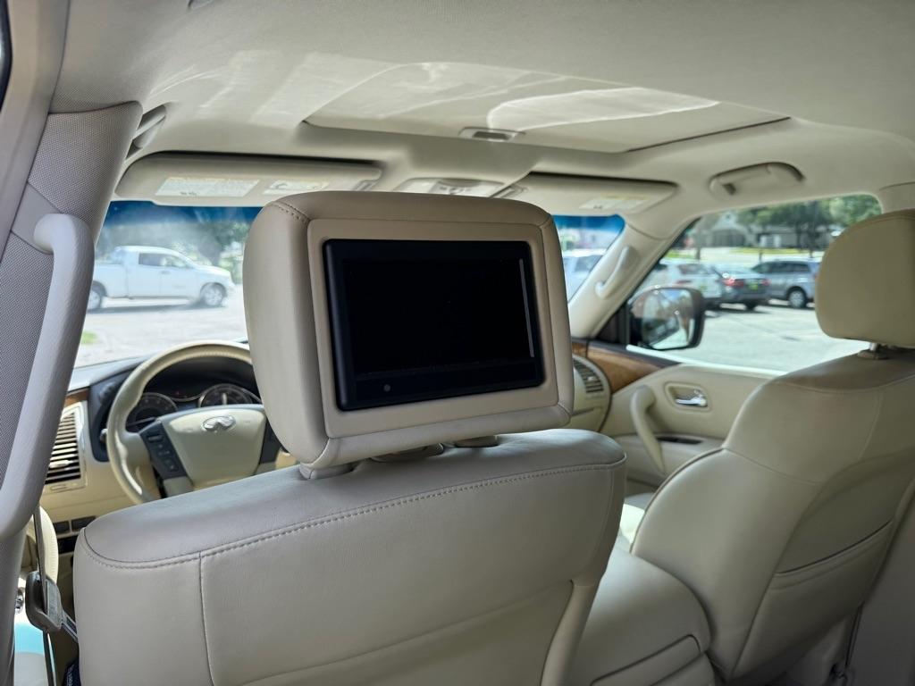 Infiniti QX56  2013