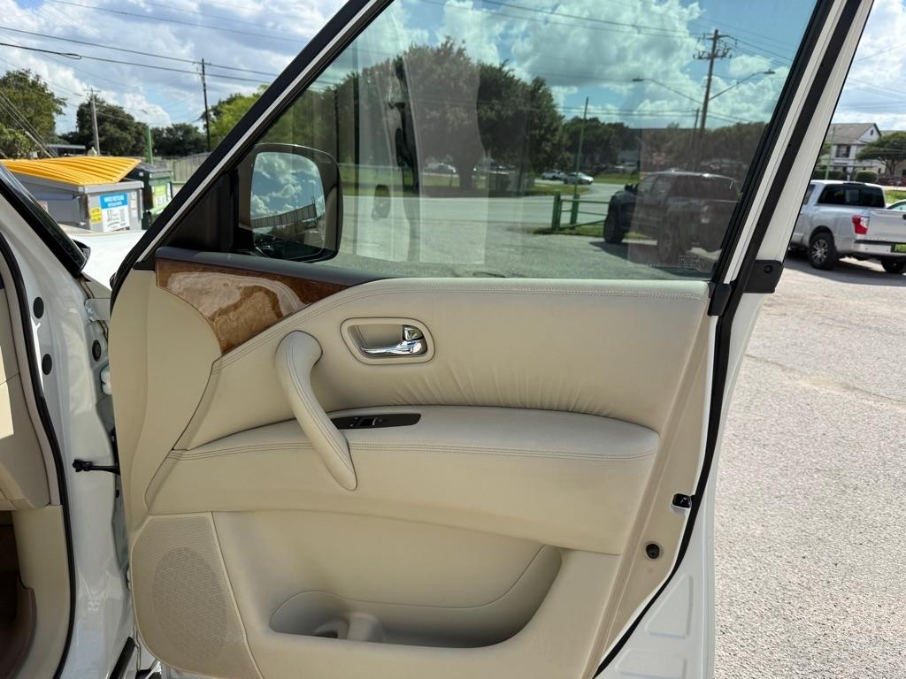 Infiniti QX56  2013