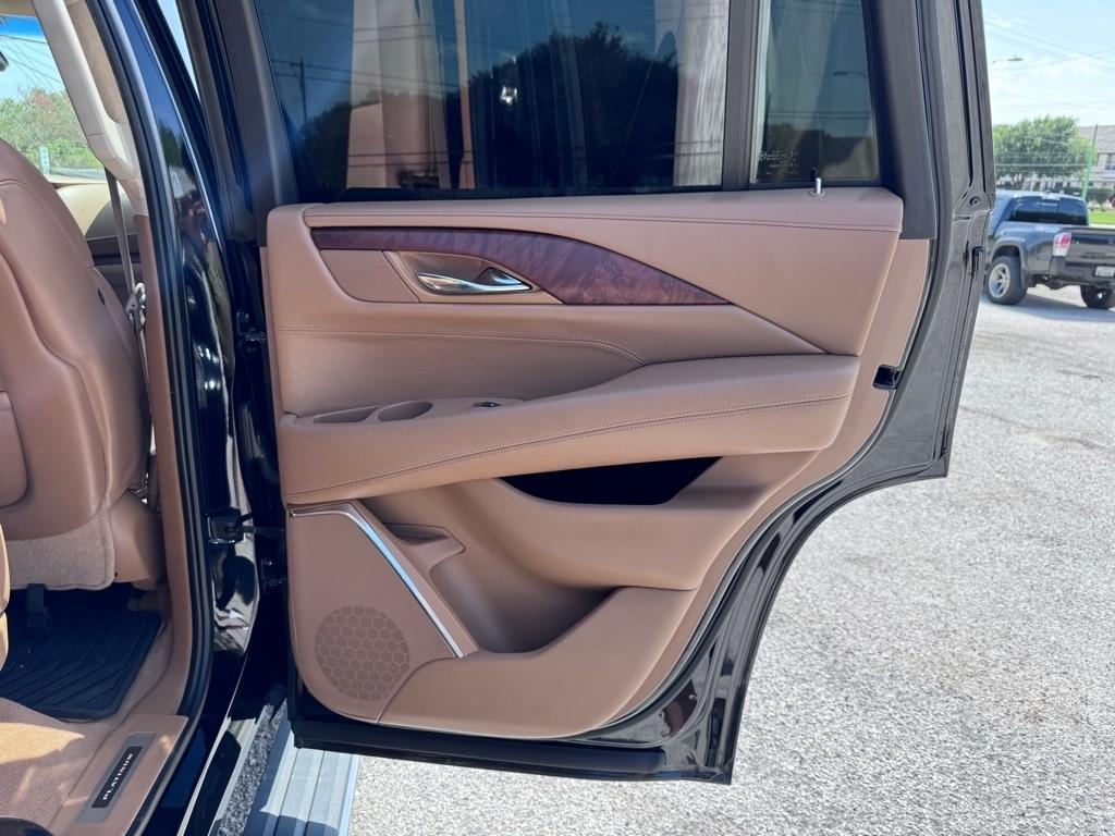 Cadillac Escalade  2016