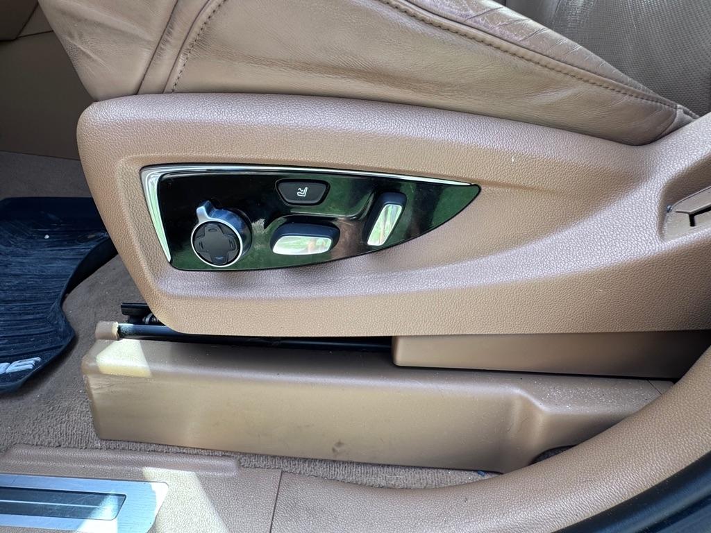 Cadillac Escalade  2016